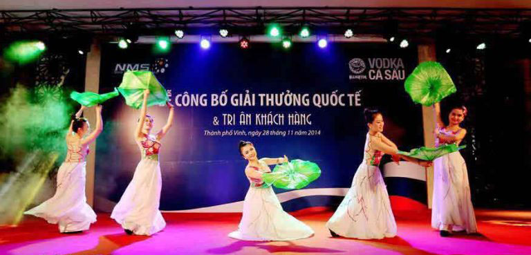 Lễ công bố giải thưởng của Rượu Vodka Cá Sấu , và tri ân khách hàng của công ty tại thành phố Vinh – Nghệ An