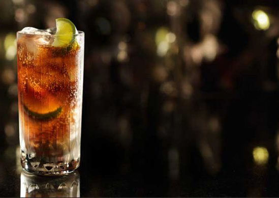Những ly Cocktail tuyệt hảo với rượu Bacardi Gold Rum thích hợp cho những ngày hè để thưởng thức hương vị của biển Caribbean