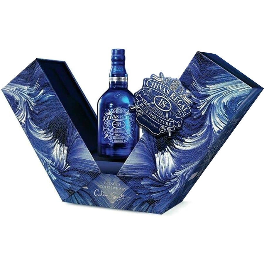 Rượu Chivas 18 Blue hộp quà tết 2021 thích hợp cho biếu tặng và thưởng thức trong mùa tết nguyên đán Tân Sửu