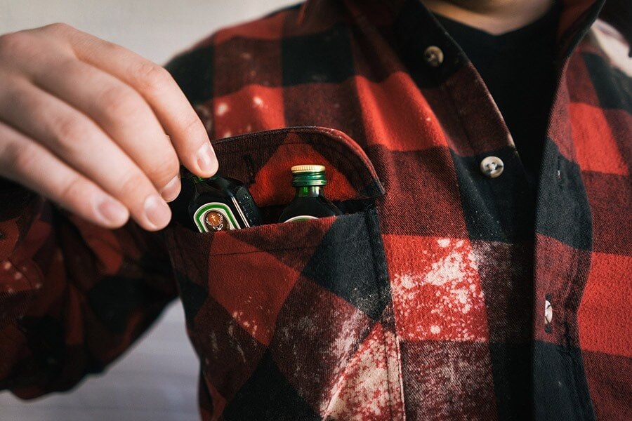 Hình ảnh rượu Jagermeister mini bỏ túi